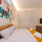 Apartment Costanza Home, Moderno Ed Elegante Nel Cuore Della Citta Di Milano, Nuova Metro Blu, Comodo Per Duomo, San Siro E Rho Fiera