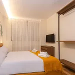 Apartment Costanza Home, Moderno Ed Elegante Nel Cuore Della Citta Di Milano, Nuova Metro Blu, Comodo Per Duomo, San Siro E Rho Fiera