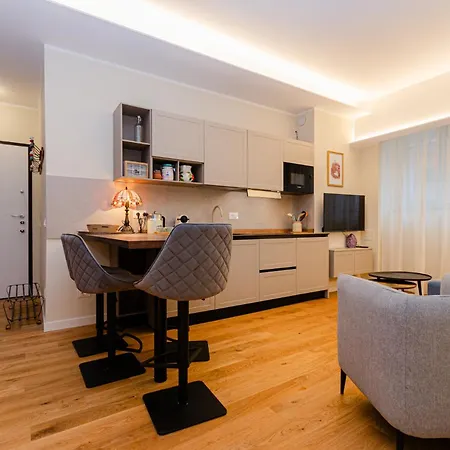 Costanza Home, Moderno Ed Elegante Nel Cuore Della Citta Di Milano, Nuova Metro Blu, Comodo Per Duomo, San Siro E Rho Fiera Mailand