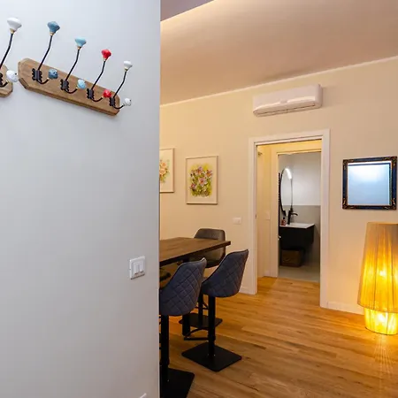 Costanza Home, Moderno Ed Elegante Nel Cuore Della Citta Di Milano, Nuova Metro Blu, Comodo Per Duomo, San Siro E Rho Fiera Μιλάνο