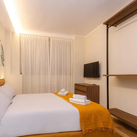 Διαμέρισμα Costanza Home, Moderno Ed Elegante Nel Cuore Della Citta Di Milano, Nuova Metro Blu, Comodo Per Duomo, San Siro E Rho Fiera