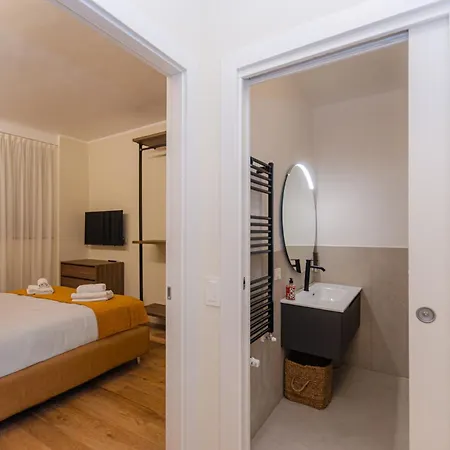 Costanza Home, Moderno Ed Elegante Nel Cuore Della Citta Di Milano, Nuova Metro Blu, Comodo Per Duomo, San Siro E Rho Fiera Διαμέρισμα *