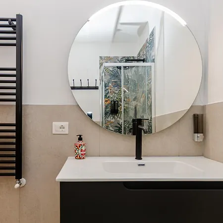 Costanza Home, Moderno Ed Elegante Nel Cuore Della Citta Di Milano, Nuova Metro Blu, Comodo Per Duomo, San Siro E Rho Fiera Διαμέρισμα *